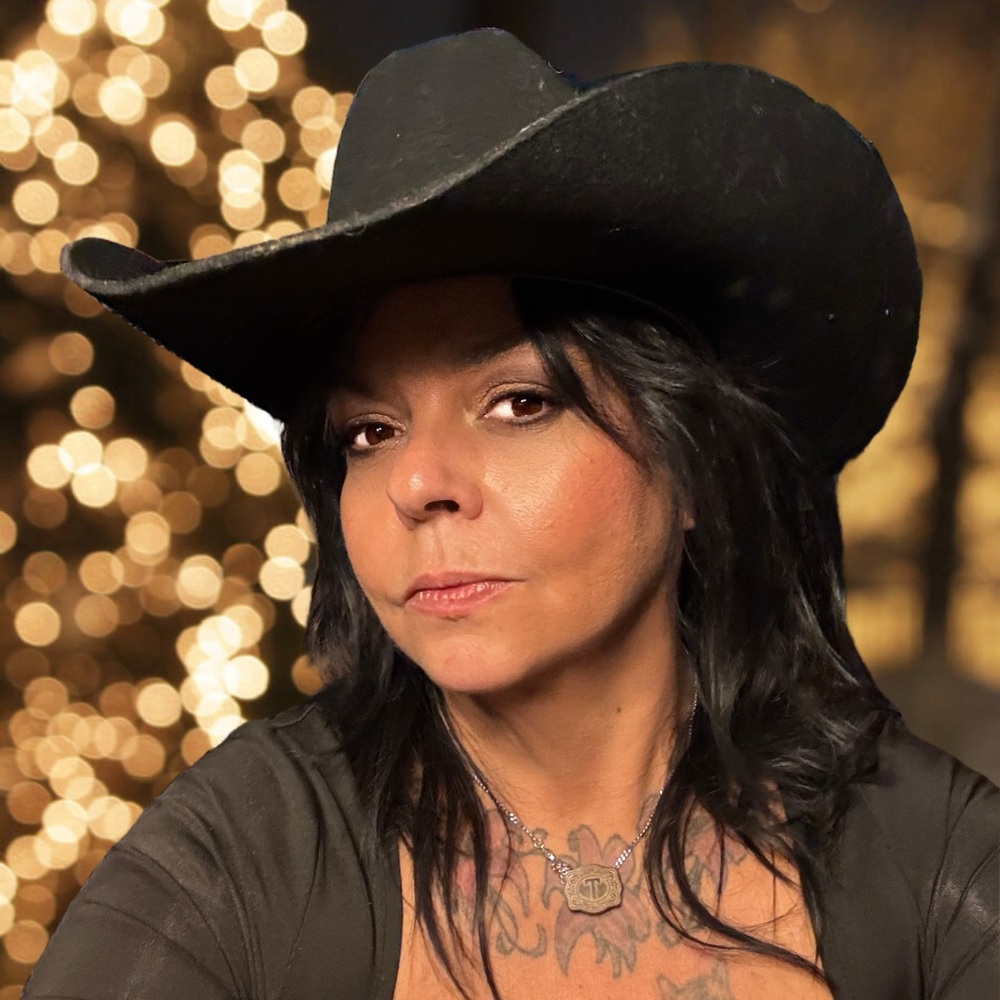 Meet your Posher, Twila